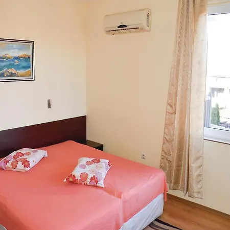 Holiday home Four-bedroom Holiday In