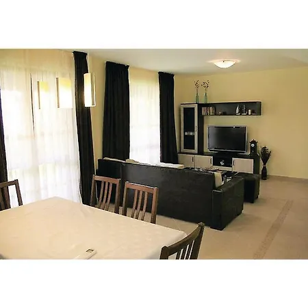Four-bedroom Holiday In Sozopol